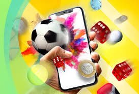 Pengguna memeriksa transfer mobile